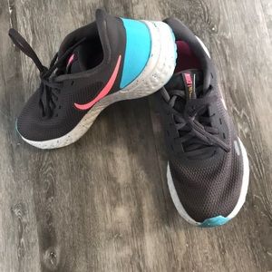Nike Revolution Sneakers